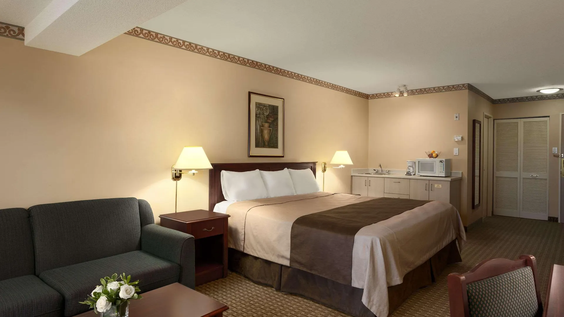 Travelodge By Wyndham Ottawa West 3*,