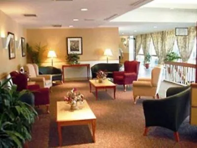 Travelodge By Wyndham Ottawa West Hotel