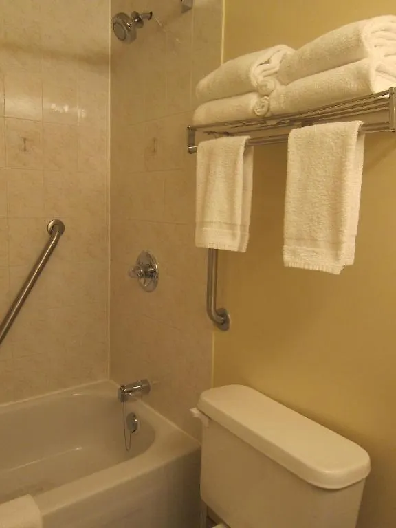 Travelodge By Wyndham Ottawa West