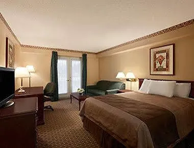 Hotel Travelodge By Wyndham Ottawa West