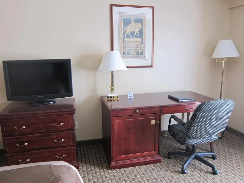 Hotel Travelodge By Wyndham Ottawa West